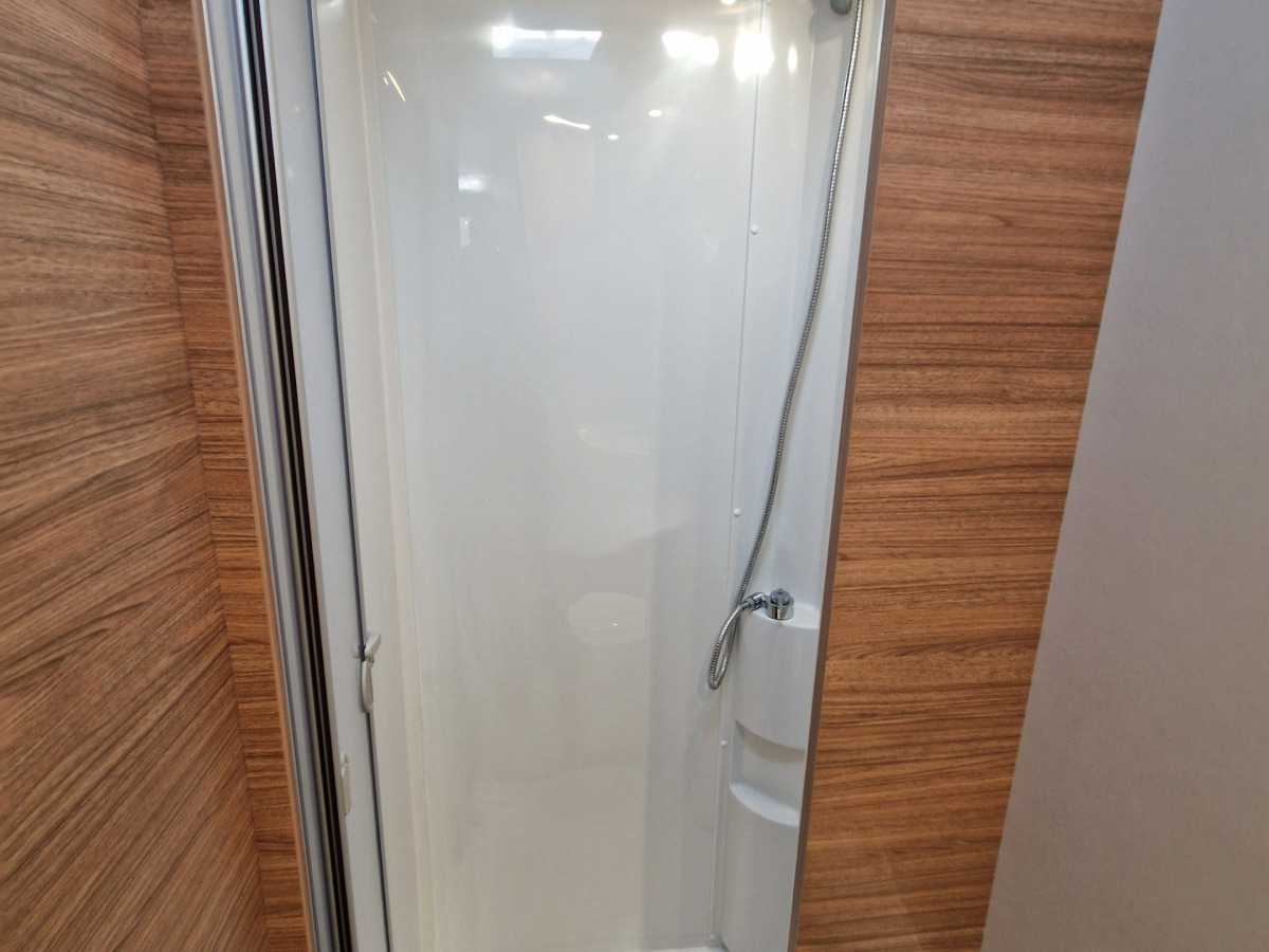 Weinsberg CaraSuite 650 MF //LAGERRENSNING//, bild 9 av 10