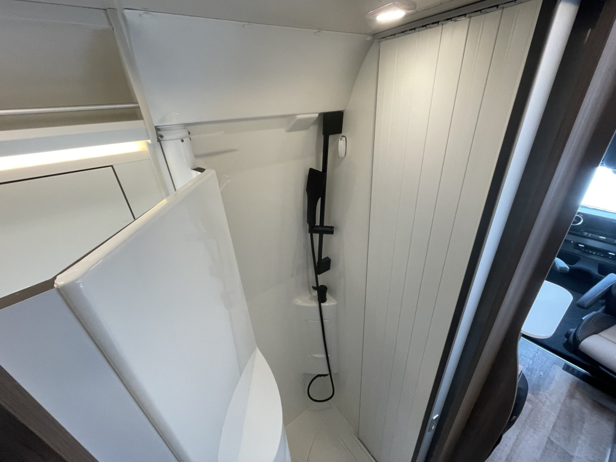 KABE Travel Master Van 690 LB, bild 13 av 16