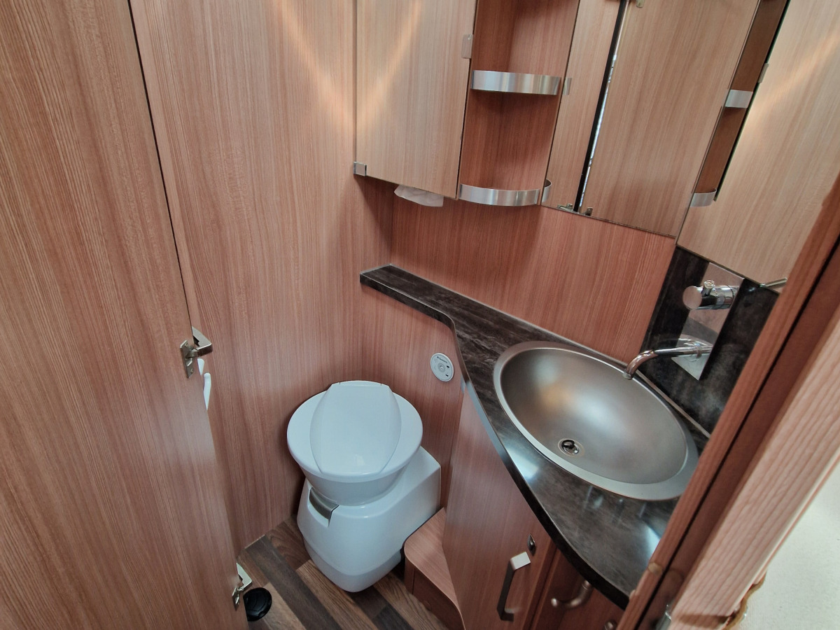 Knaus Sky Ti 700 MEG //LAGERRENSNING//, bild 8 av 10