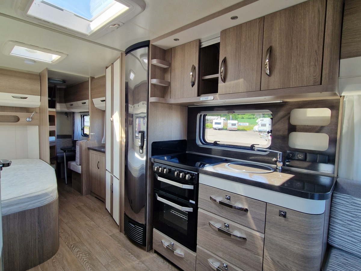 Hobby 650 KFU PRESTIGE //LAGERRENSNING//, bild 3 av 10