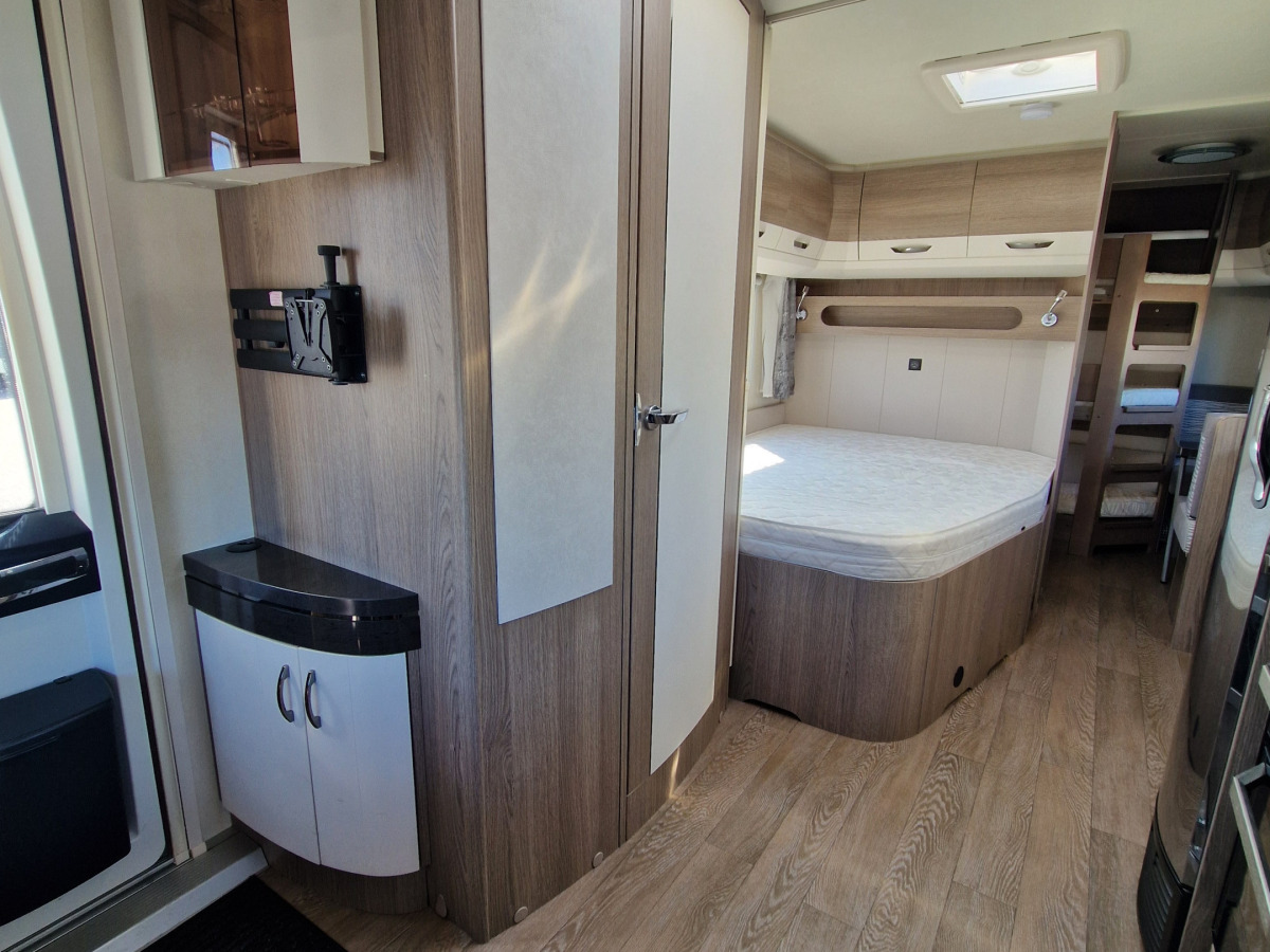 Hobby 650 KFU PRESTIGE //LAGERRENSNING//, bild 4 av 10