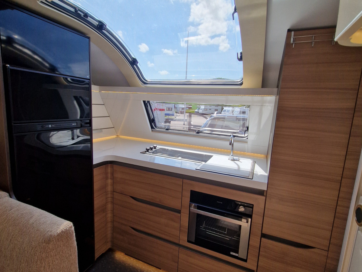 Adria ALPINA 663 HT / MOVER, bild 3 av 8