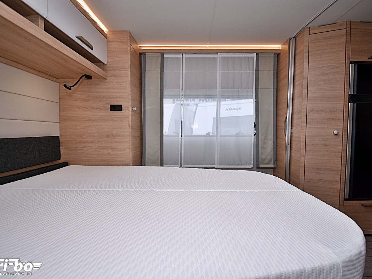 Knaus 650 UX Südwind, Queenbed, bild 17 av 31