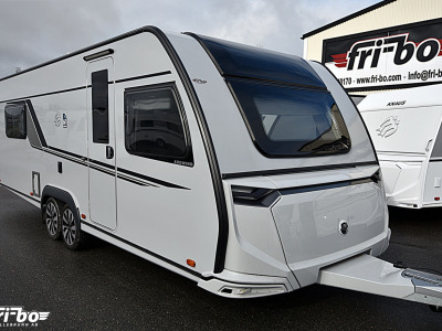 Knaus 650 UX Südwind, Queenbed