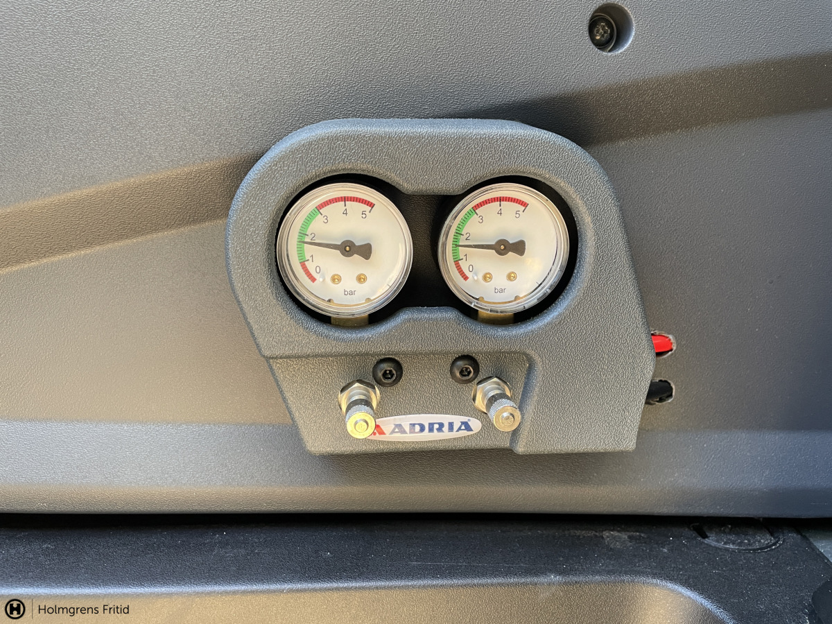 Adria TWIN SUPREME 640SLB 180HK AC BODEL, bild 23 av 24