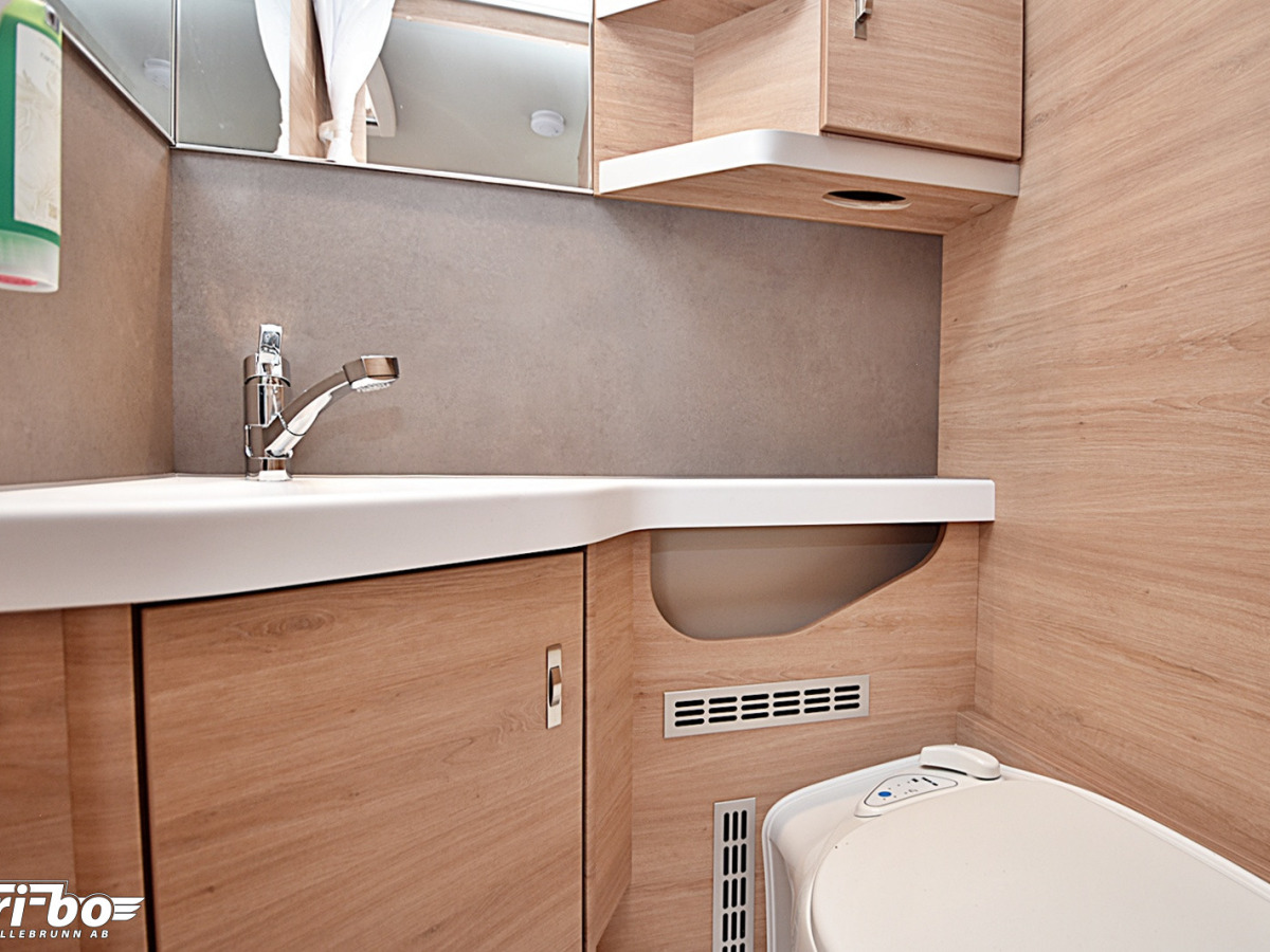 Knaus 650 UX Südwind, Queenbed, Dubbelbädd, bild 28 av 33