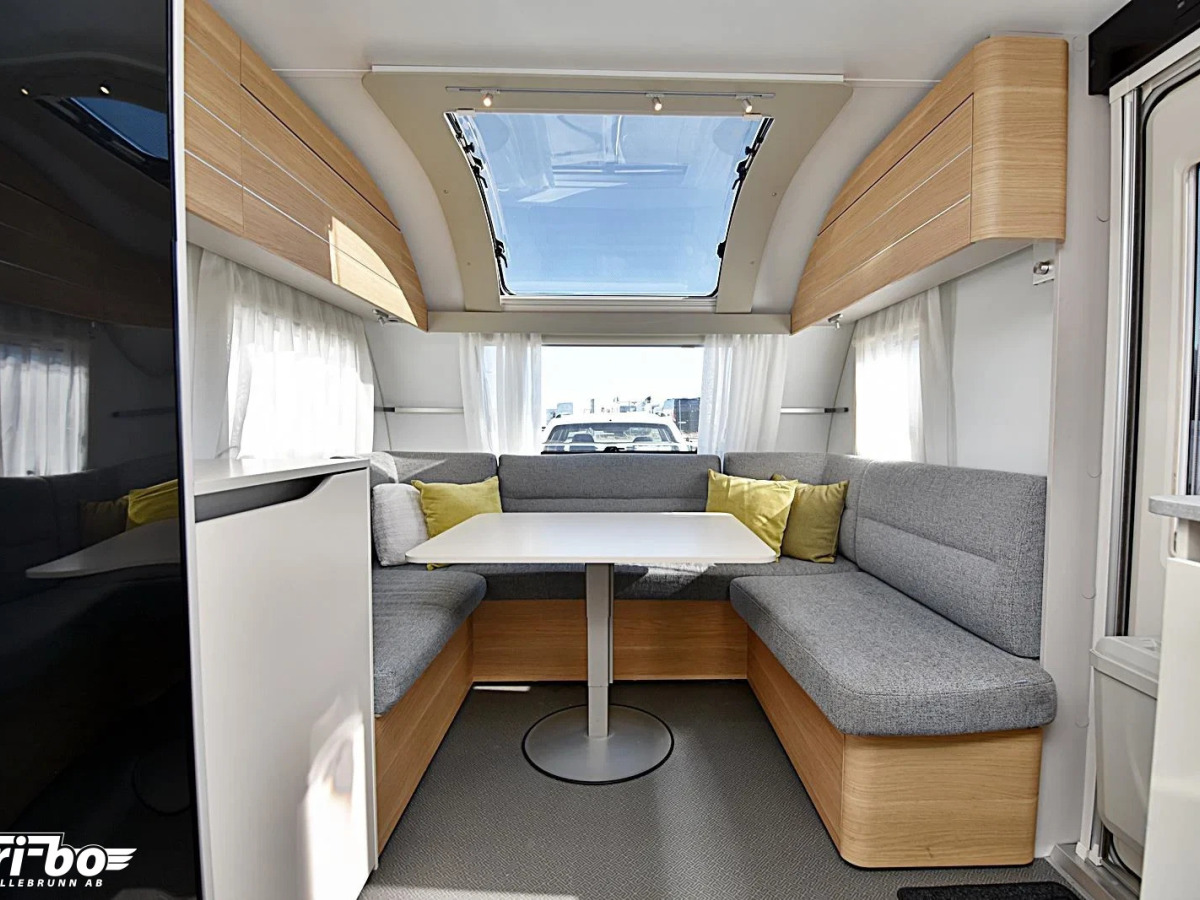 Adria 593 UP Adora, Queenbed, bild 20 av 23