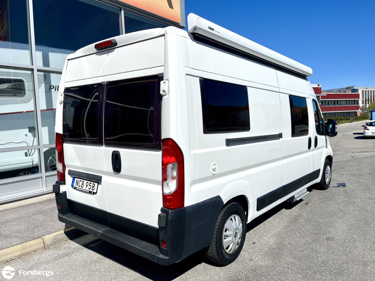 Knaus VAN TOURER 600 / DIESELPANNA / POP-UP TAK / 4 SÄNGPLATSER, bild 3 av 17