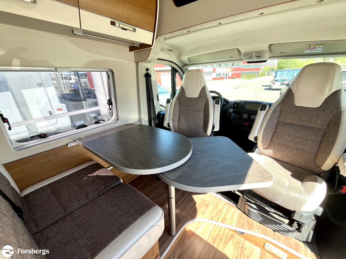 Knaus VAN TOURER 600 / DIESELPANNA / POP-UP TAK / 4 SÄNGPLATSER, bild 10 av 17