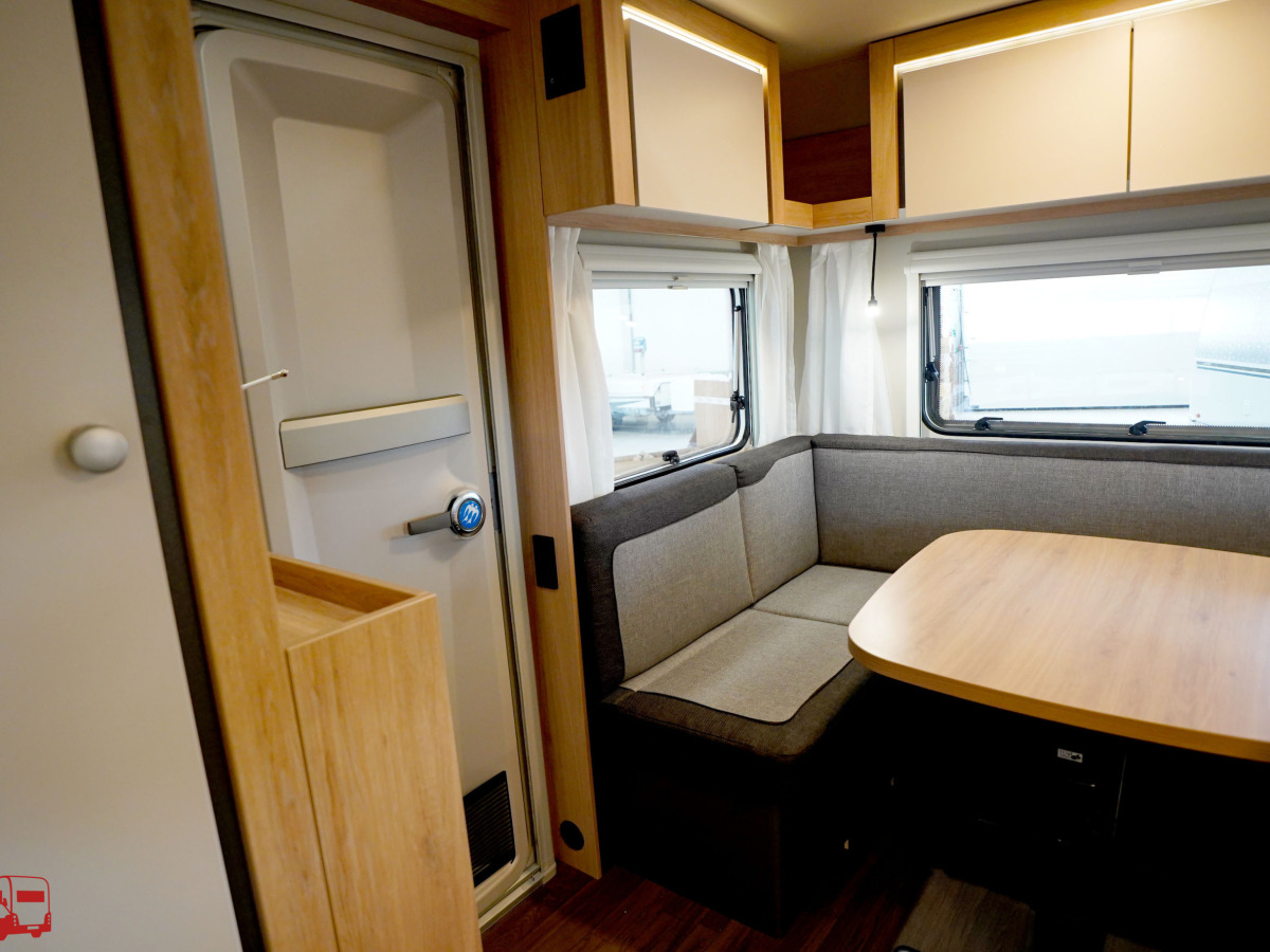 Knaus Sport 450 FU Fransk säng, bild 20 av 26