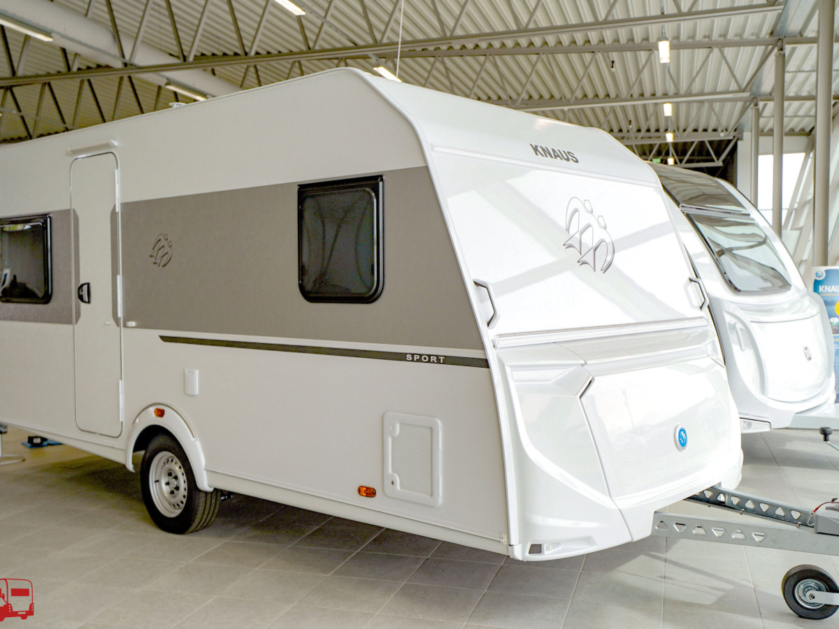 Knaus Sport 450 FU Fransk säng, bild 1 av 26