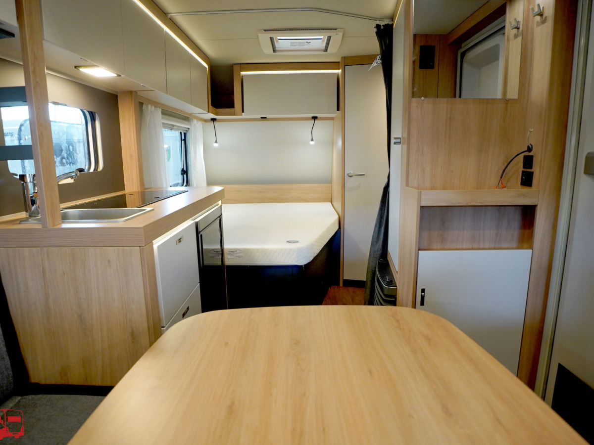 Knaus Sport 450 FU Fransk säng, bild 10 av 26