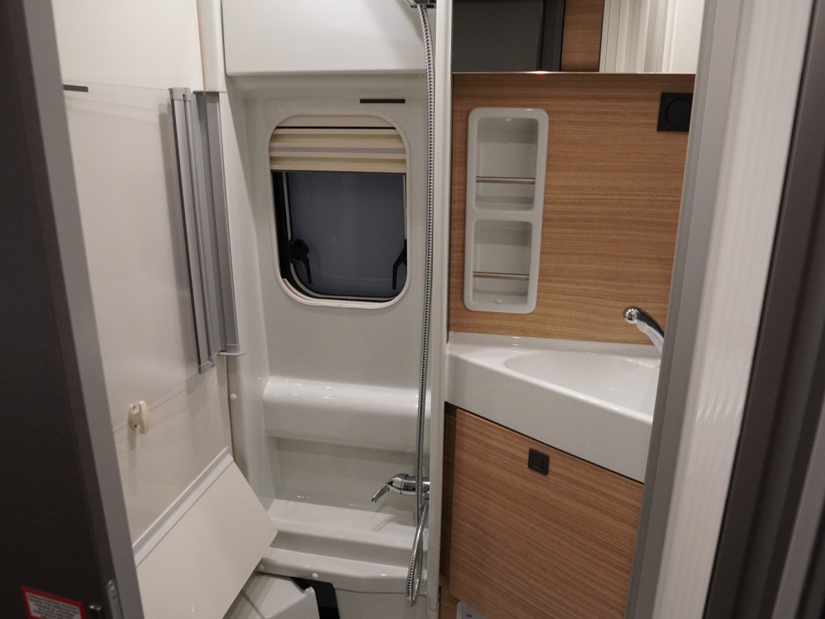 Malibu Van 640 LE comfort GT skyview - Stor kyl, Dieselpanna, 4000kg, bild 14 av 23