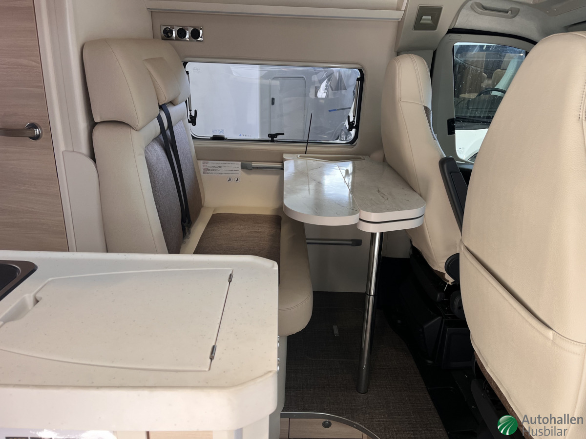 Eura Mobil Van 635 HB / Kampanj/ MC-garage- Extra Öppet Lördag o Söndag, bild 2 av 14