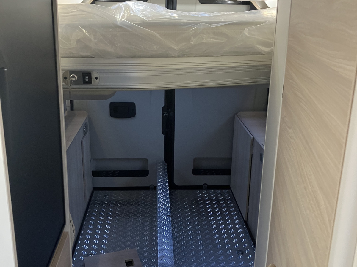 Eura Mobil Van 635 HB / Kampanj/ MC-garage- Extra Öppet Lördag o Söndag, bild 6 av 14