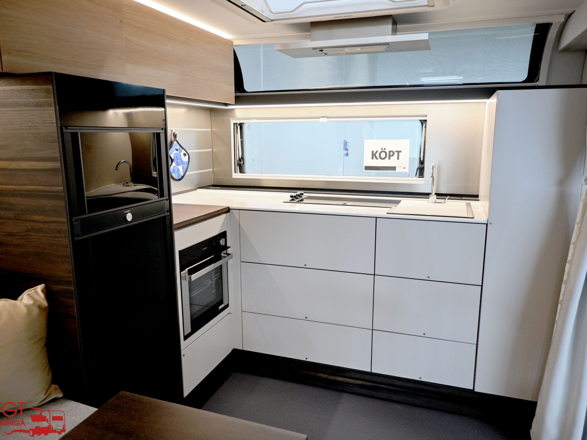 Adria ASTELLA 704 HP Dubbelsäng ALDE AC Förtält, bild 8 av 32