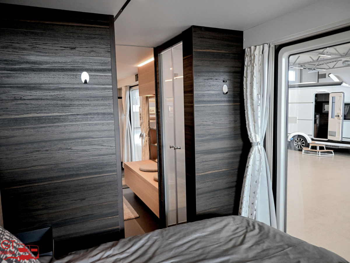Adria ASTELLA 704 HP Dubbelsäng ALDE AC Förtält, bild 16 av 32