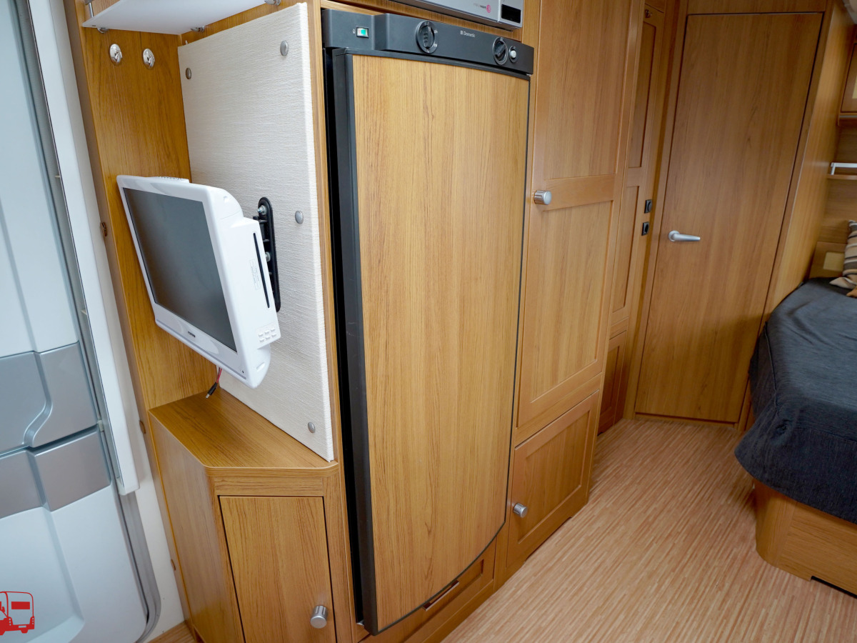 Knaus Royale 560 UF Dubbelsäng Förtält, bild 23 av 29
