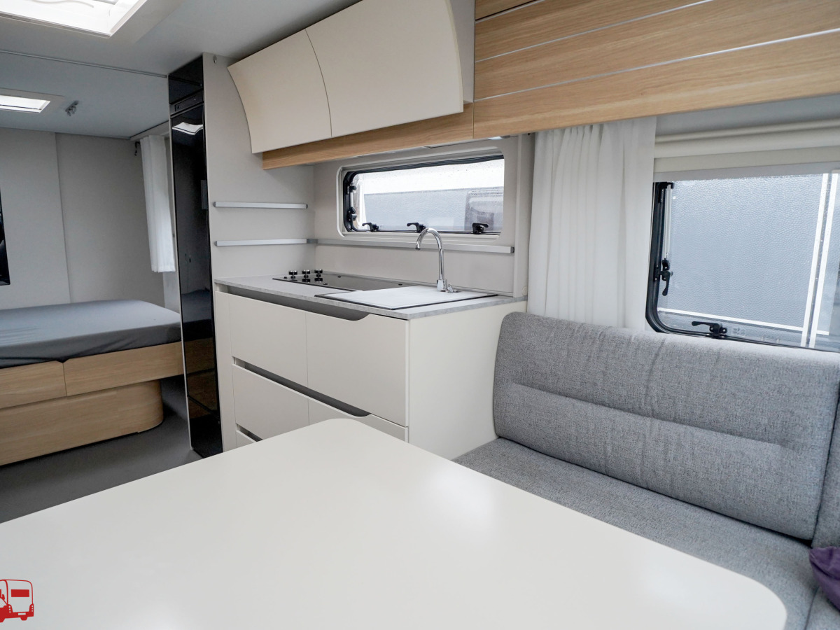 Adria ADORA 613 UT Förtält, bild 10 av 27