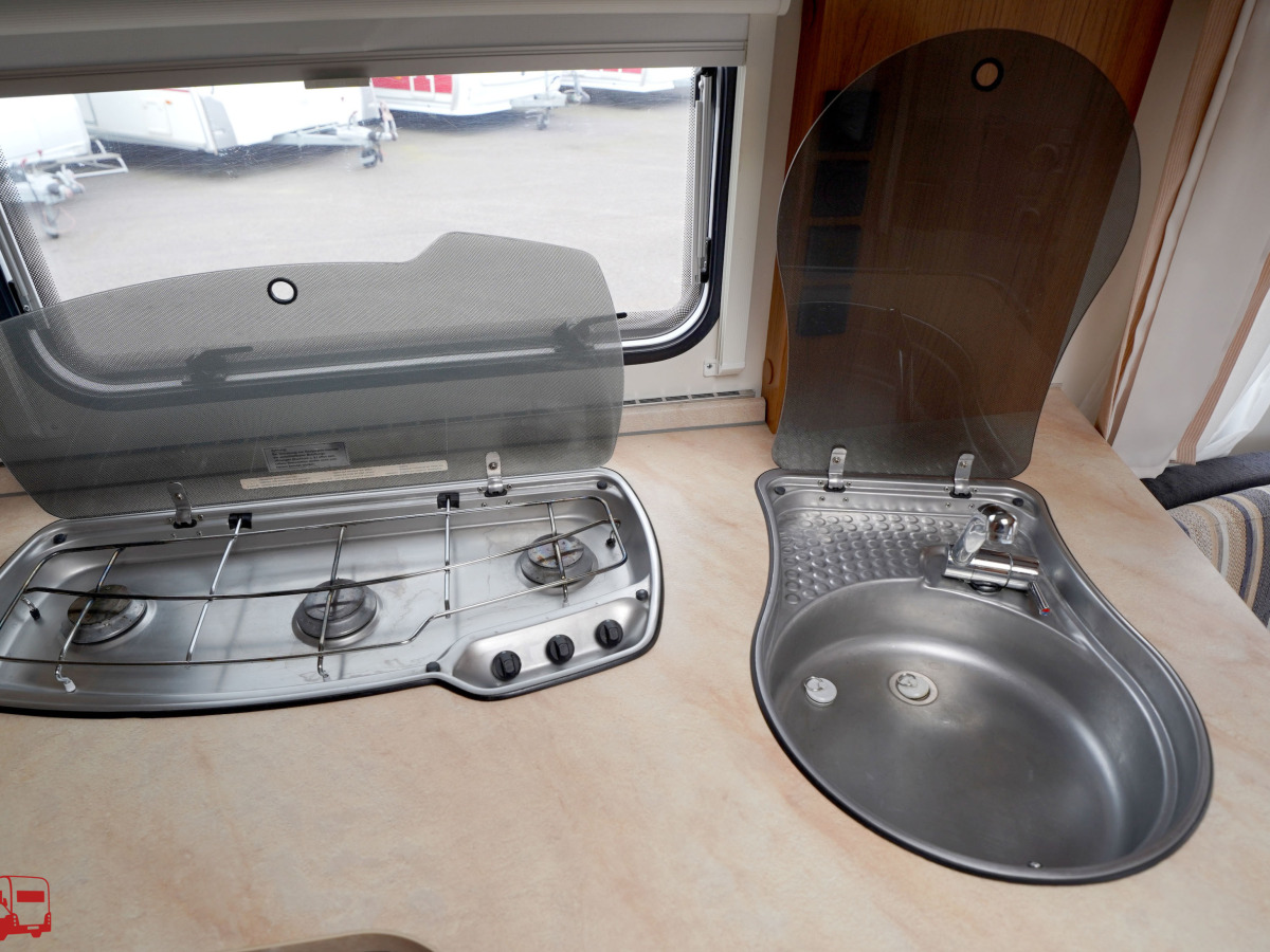 Knaus Royale 560 UF Dubbelsäng Förtält, bild 13 av 29