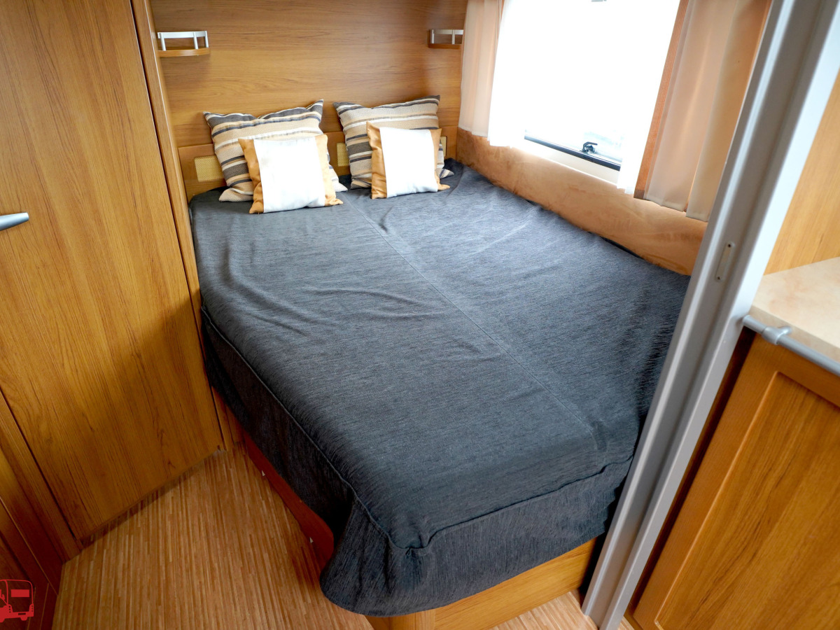 Knaus Royale 560 UF Dubbelsäng Förtält, bild 15 av 29