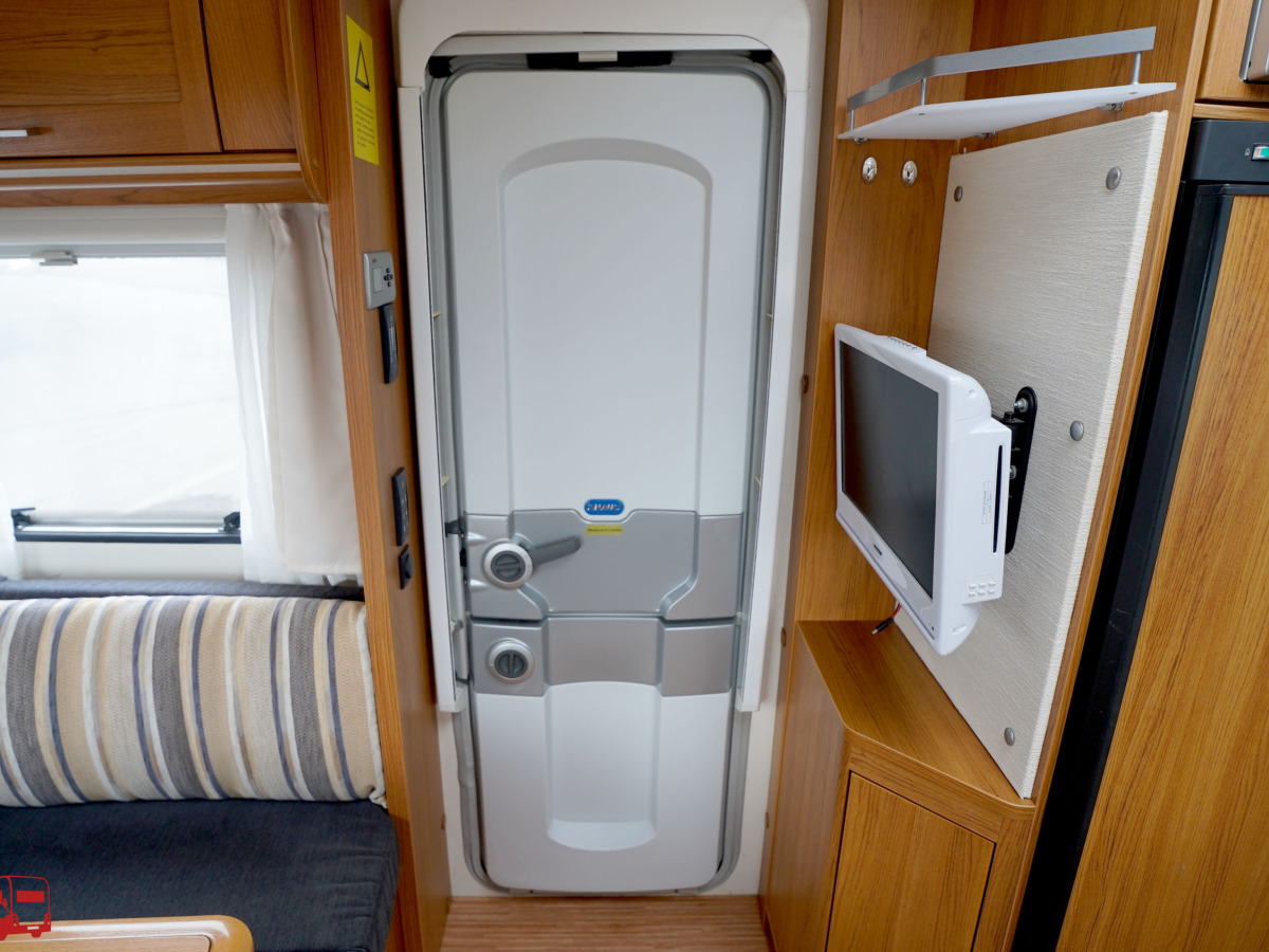 Knaus Royale 560 UF Dubbelsäng Förtält, bild 21 av 29