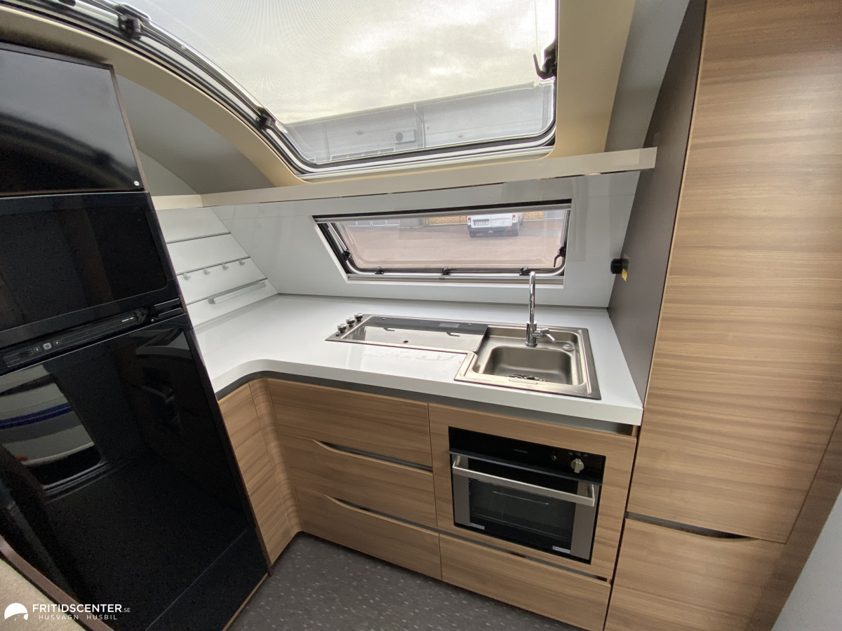 Adria ALPINA 663 HT *ALDE Värme / Queenbed *, bild 5 av 23