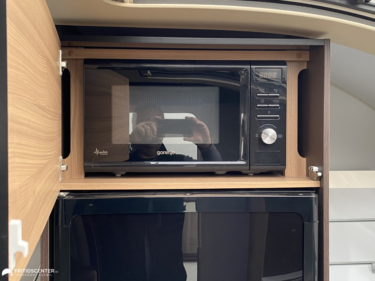 Adria ALPINA 663 HT *ALDE Värme / Queenbed *, bild 8 av 23