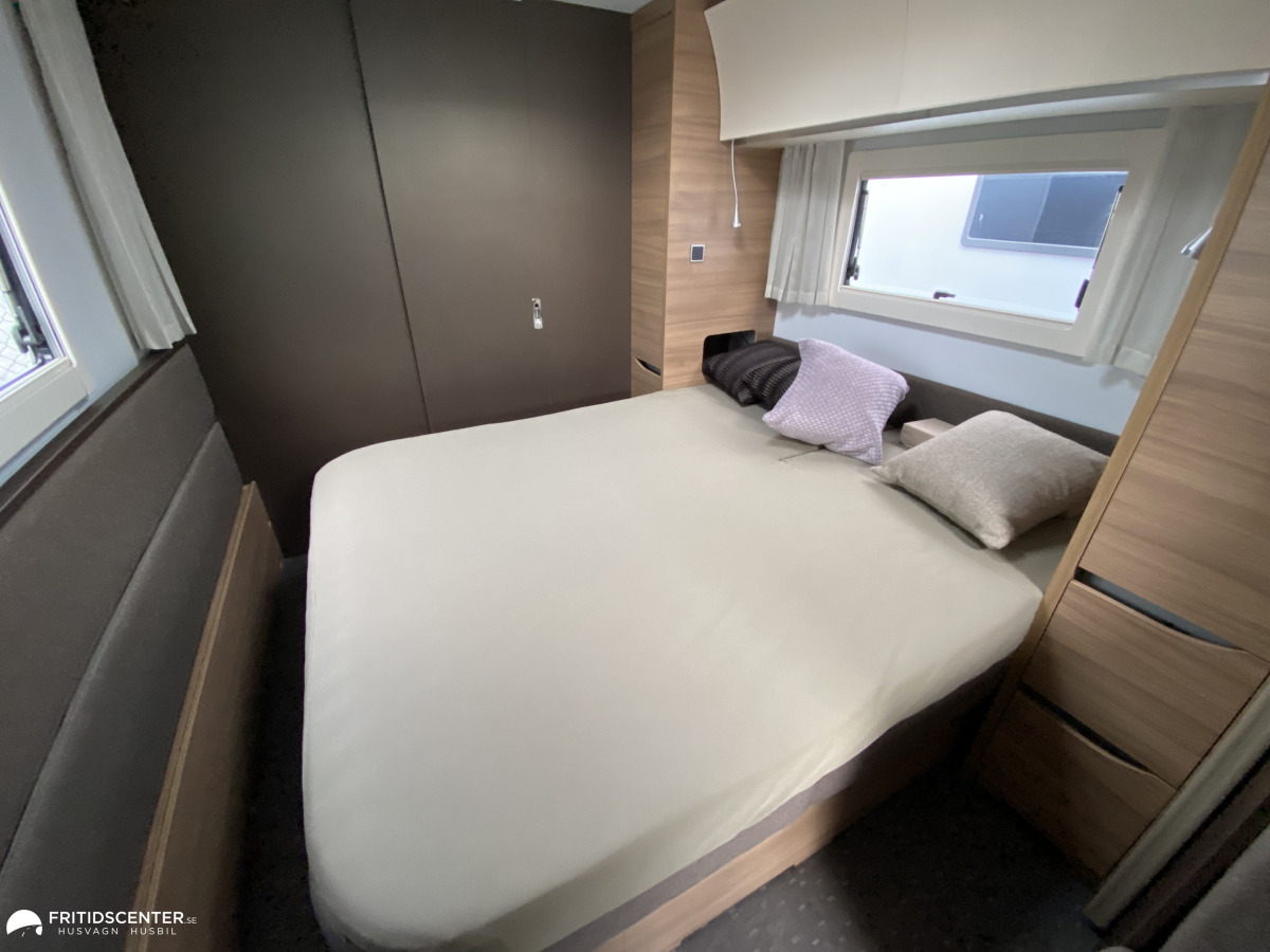 Adria ALPINA 663 HT *ALDE Värme / Queenbed *, bild 13 av 23