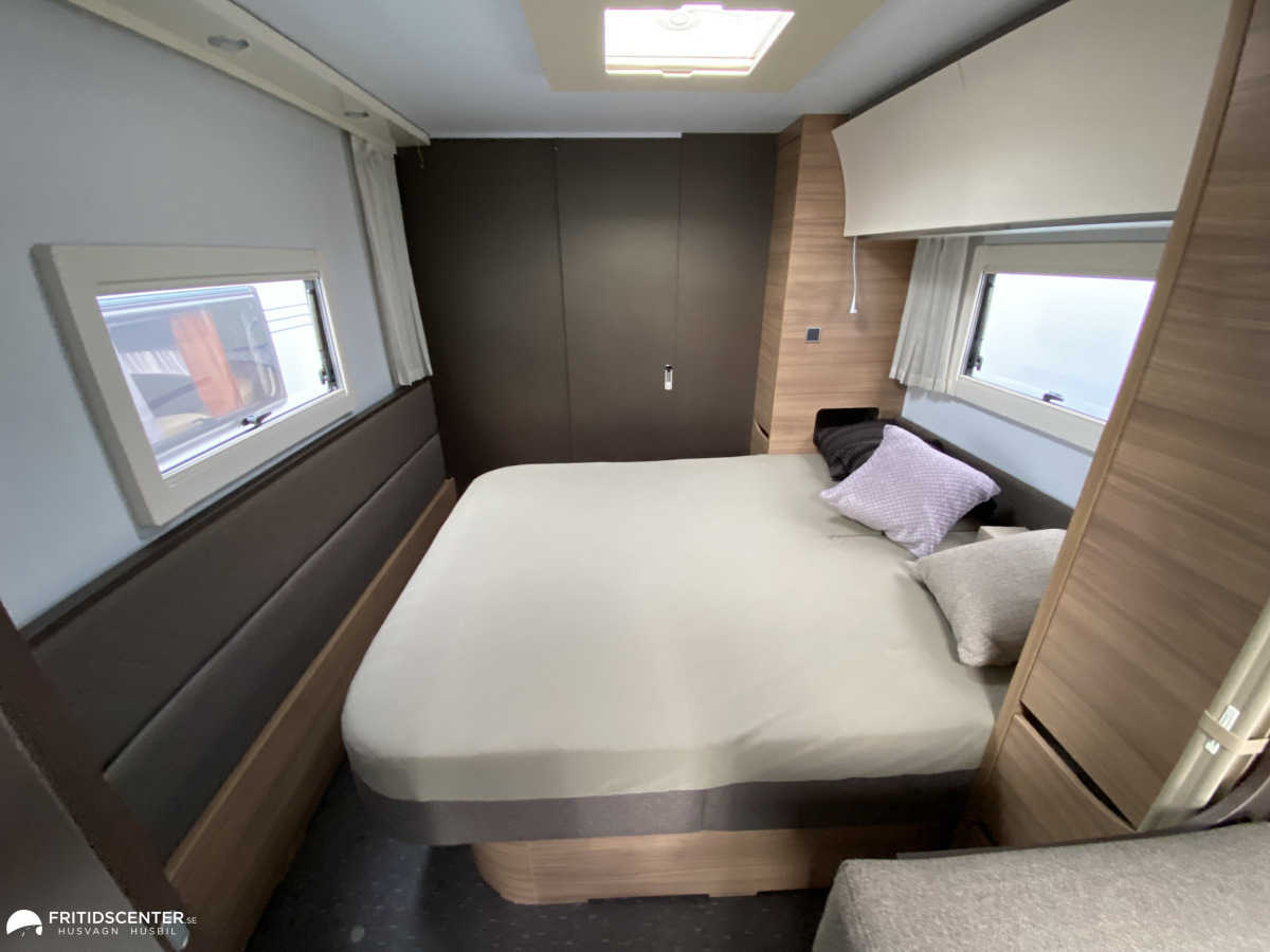 Adria ALPINA 663 HT *ALDE Värme / Queenbed *, bild 14 av 23