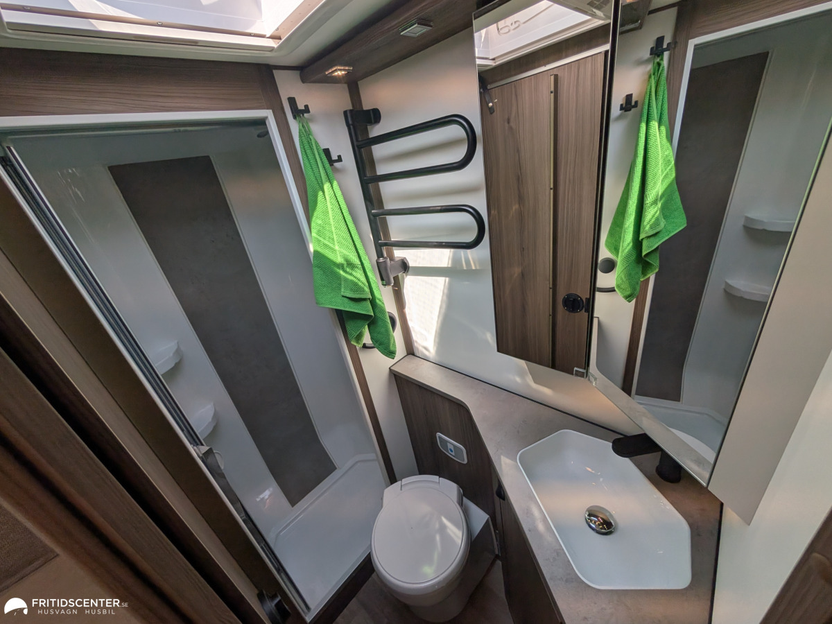 KABE TRAVEL MASTER NOVUM 750 LXL *Året runt / Välutrustad / Taksäng, bild 12 av 24
