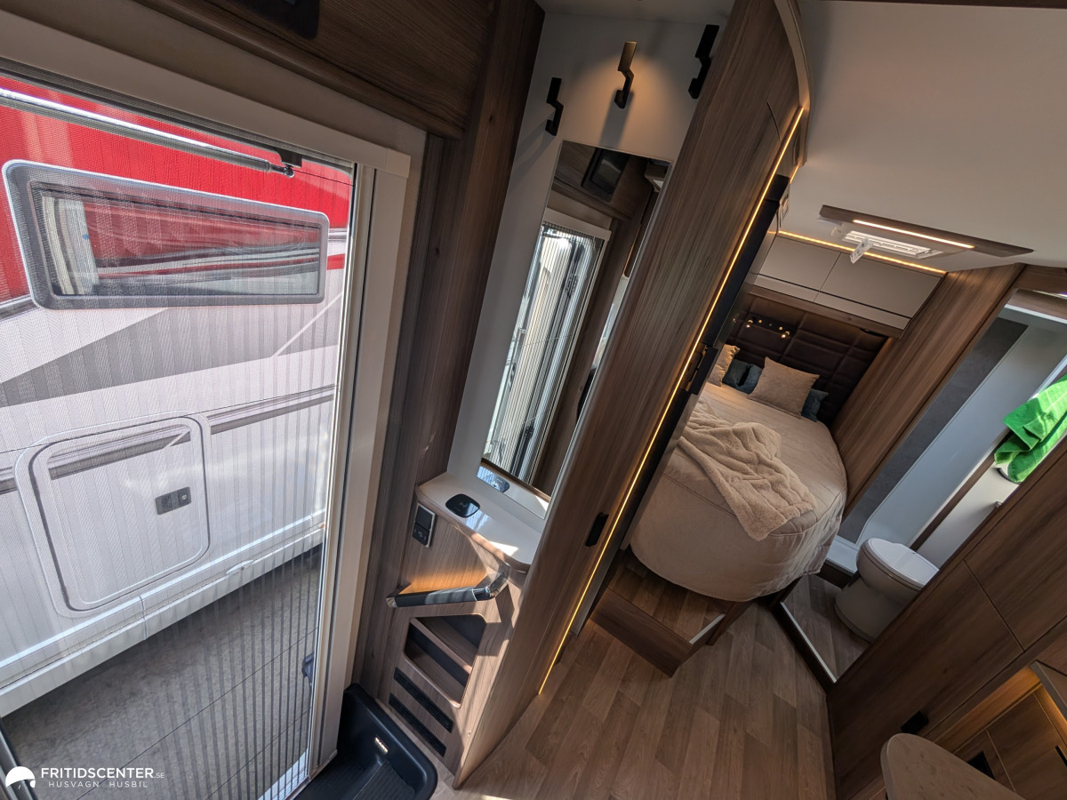 KABE TRAVEL MASTER NOVUM 750 LXL *Året runt / Välutrustad / Taksäng, bild 9 av 24