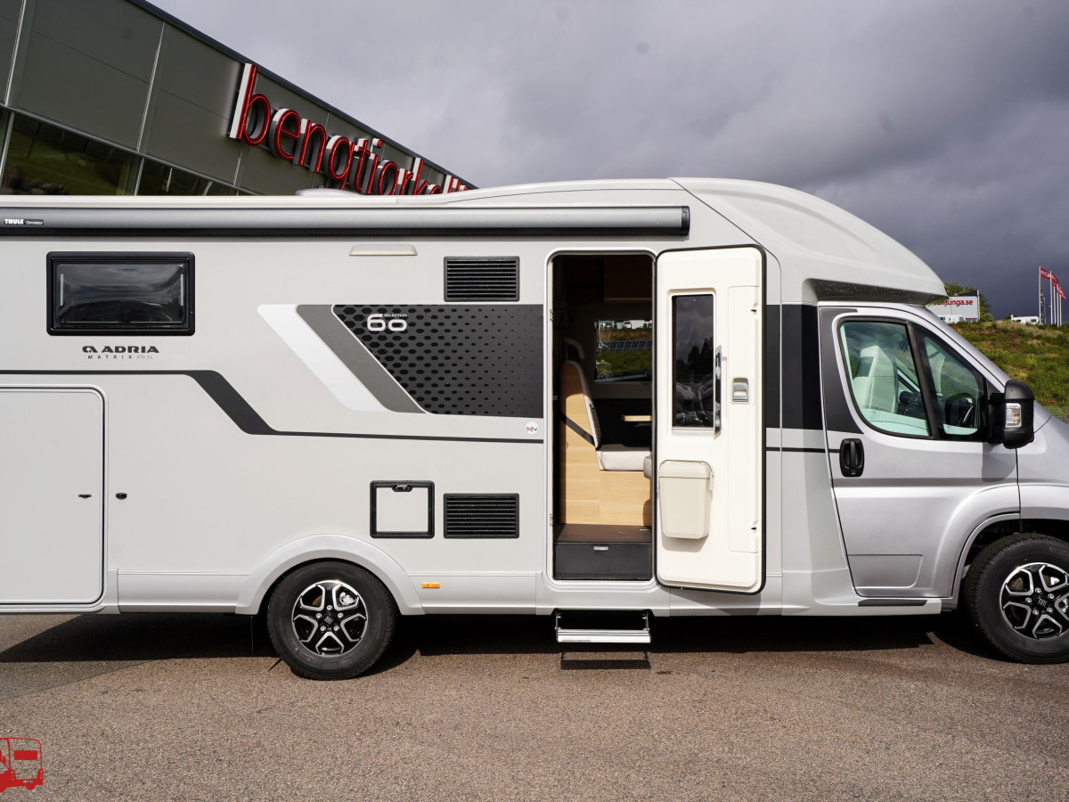 Adria Matrix 670 SL 60Y KAMPANJ Fiat MultiJet3 140HP (103kW) HD 35L, bild 5 av 44