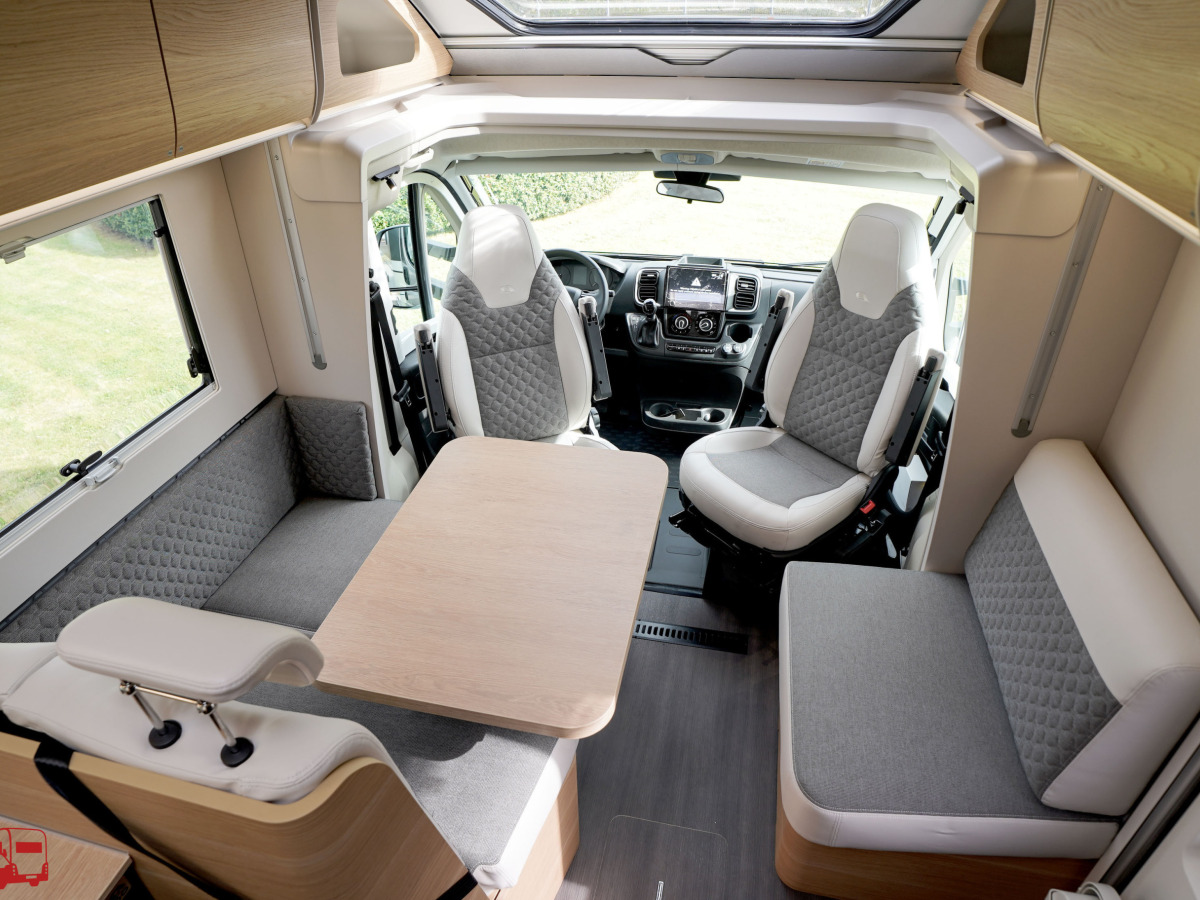 Adria Matrix 670 SL 60Y KAMPANJ Fiat MultiJet3 140HP (103kW) HD 35L, bild 6 av 44
