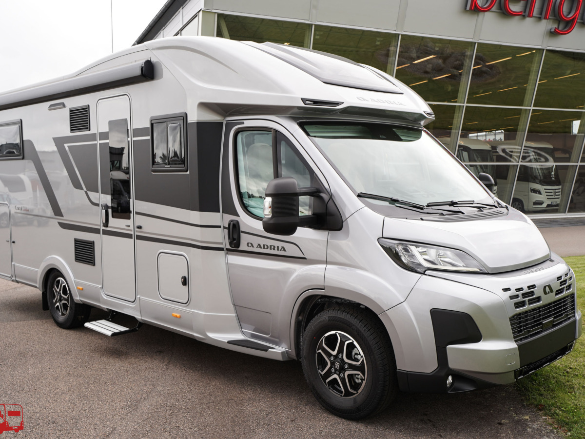 Adria Coral Supreme 670 DC KAMPANJ - Fiat MultiJet3 140HP (103kW) HD 43H, bild 1 av 38