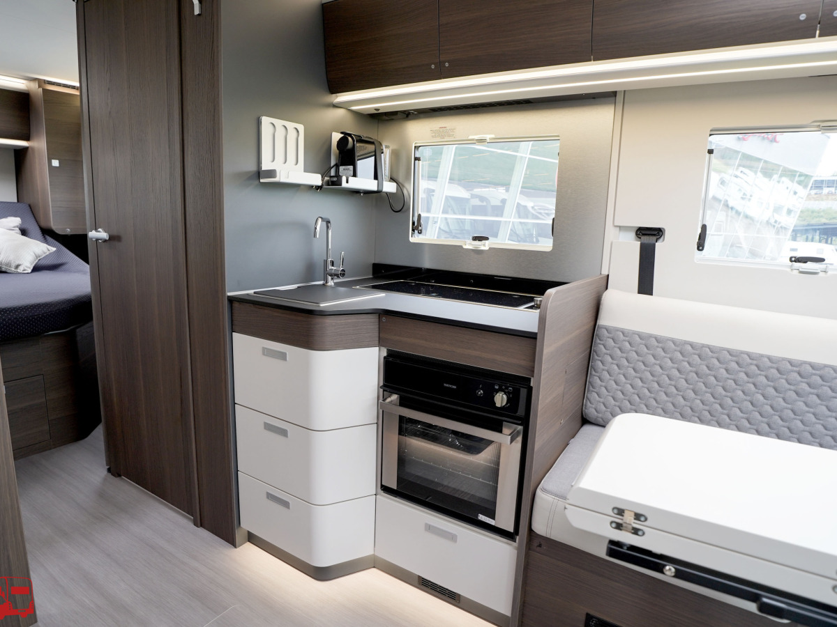 Adria Coral Supreme 670 DC KAMPANJ - Fiat MultiJet3 140HP (103kW) HD 43H, bild 9 av 38