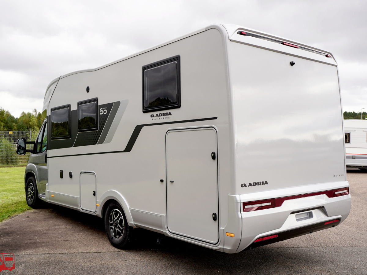 Adria Matrix 670 SL 60Y KAMPANJ Fiat MultiJet3 140HP (103kW) HD 35L, bild 3 av 44