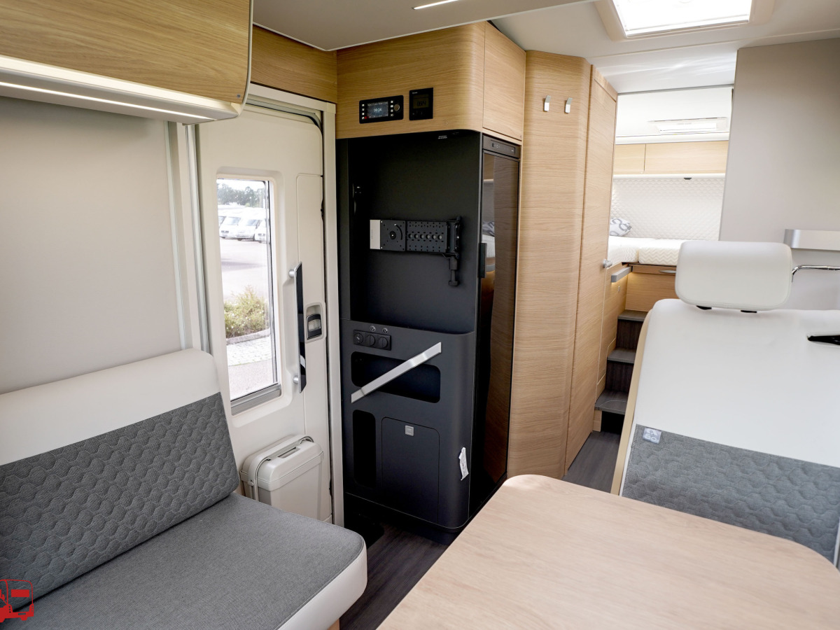 Adria Matrix 670 SL 60Y KAMPANJ Fiat MultiJet3 140HP (103kW) HD 35L, bild 8 av 44