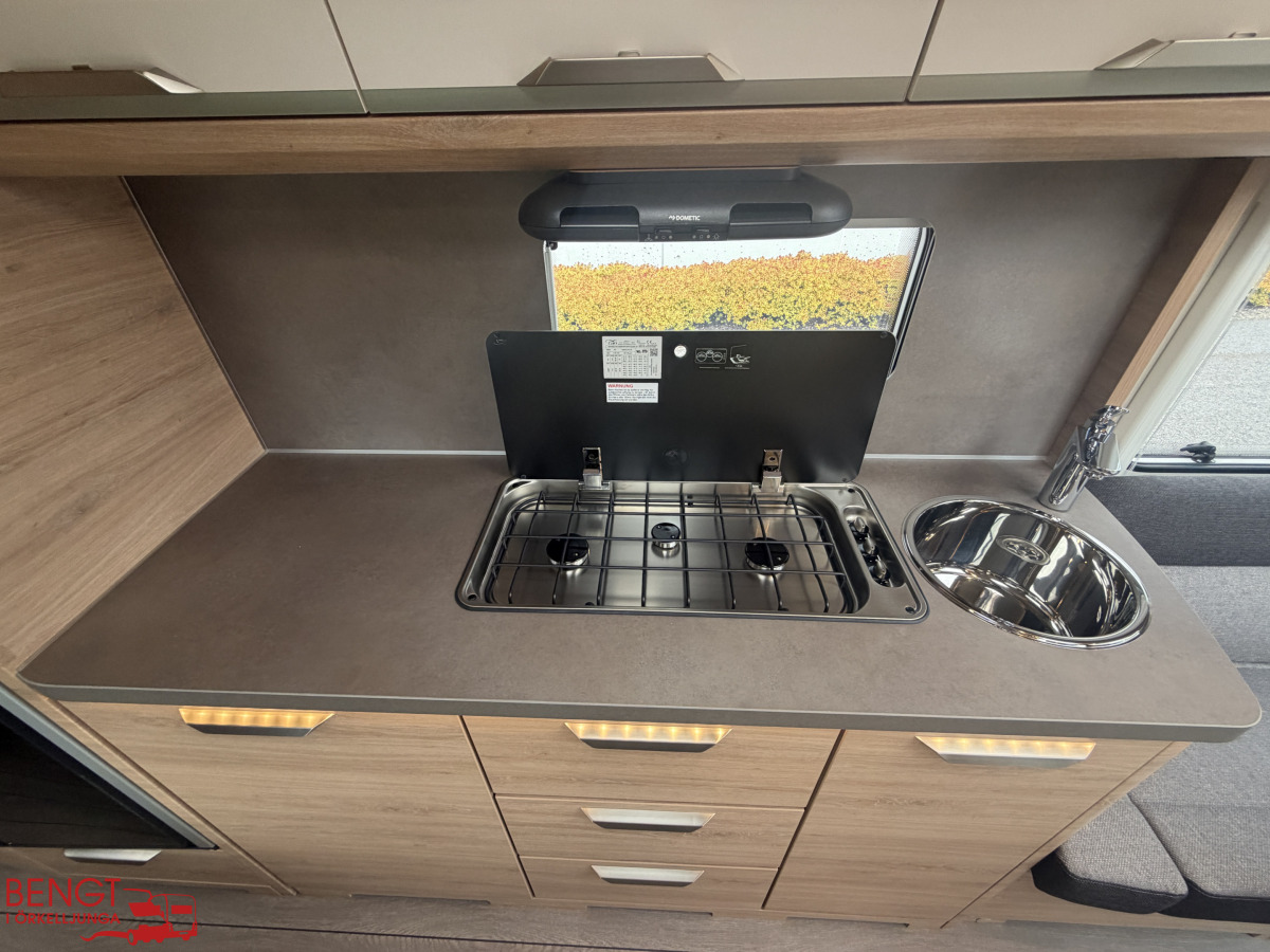 Knaus SÜDWIND BLACK SELECTION 650 UDF KAMPANJ, bild 16 av 25