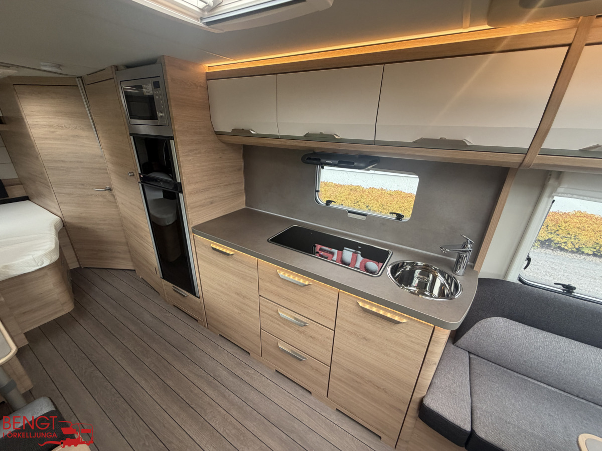 Knaus SÜDWIND BLACK SELECTION 650 UDF KAMPANJ, bild 15 av 25