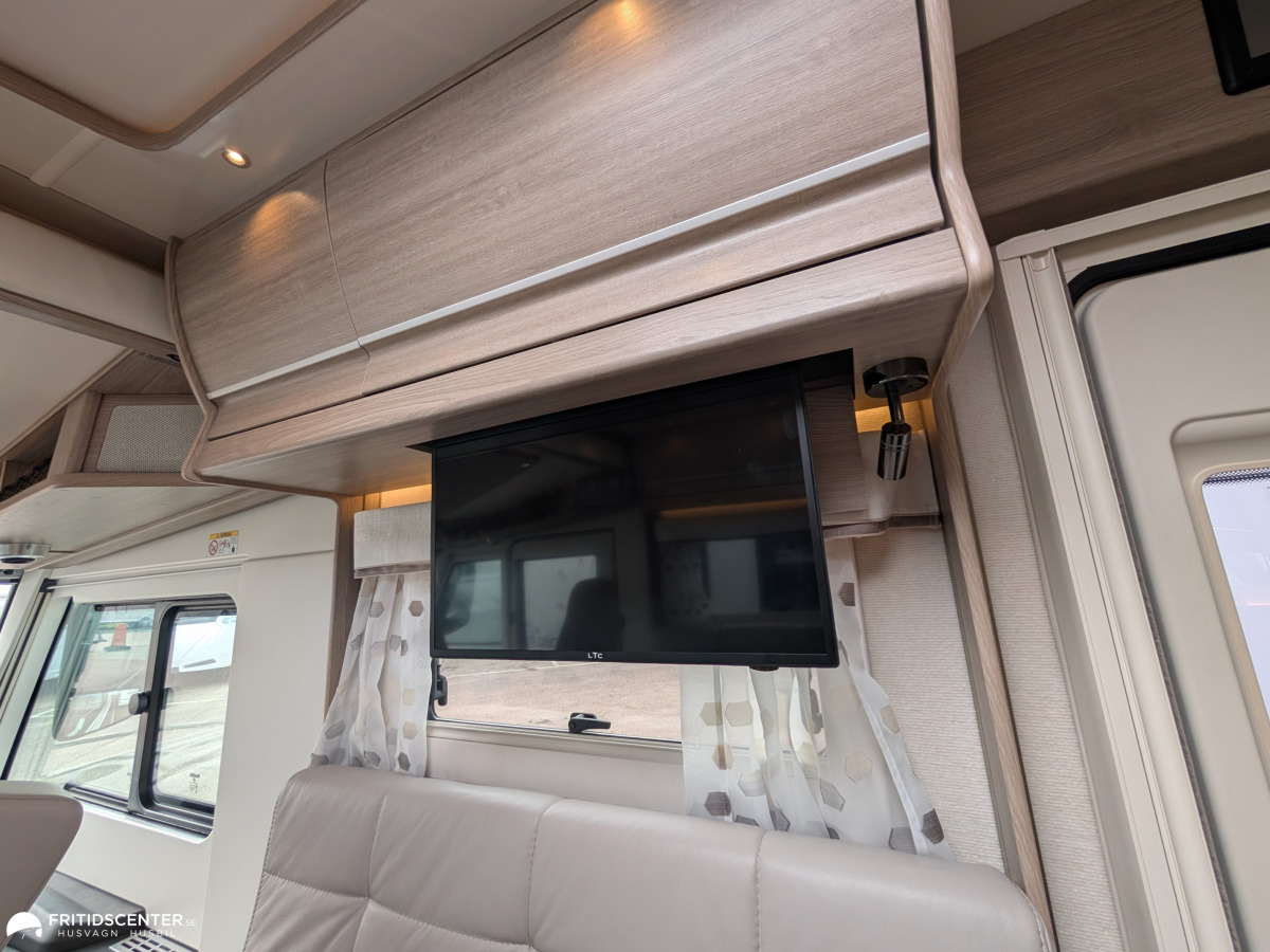 KABE TM Imperial I 910 QB *Generösa ytor / Fullutrustad / Premium bil, bild 7 av 36
