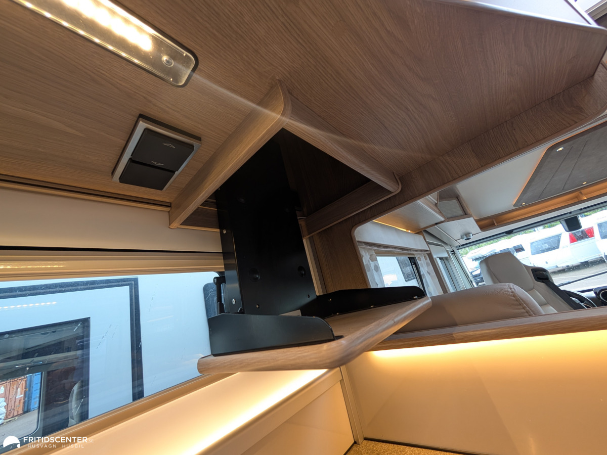 KABE TM Imperial I 910 QB *Generösa ytor / Fullutrustad / Premium bil, bild 11 av 36