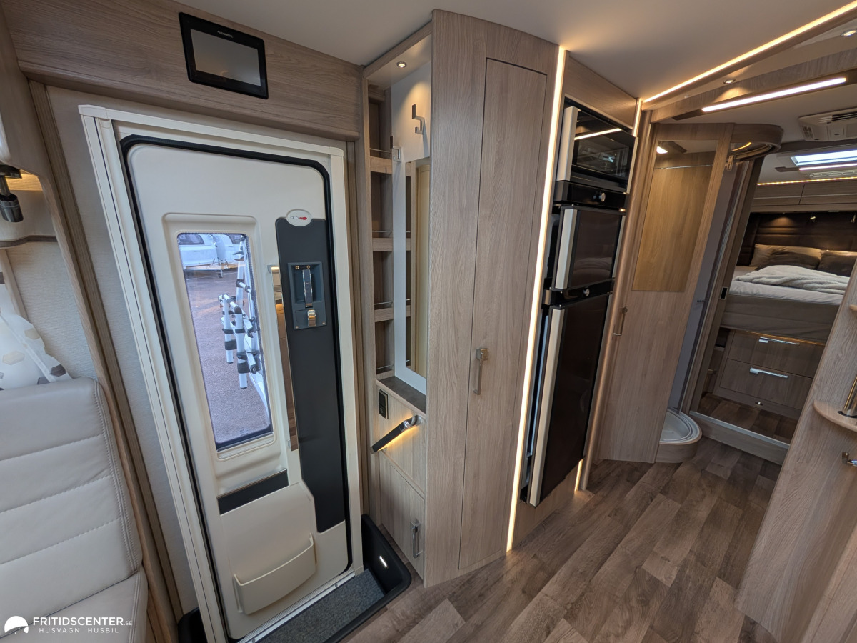 KABE TM Imperial I 910 QB *Generösa ytor / Fullutrustad / Premium bil, bild 12 av 36