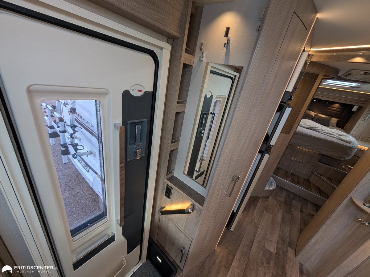 KABE TM Imperial I 910 QB *Generösa ytor / Fullutrustad / Premium bil, bild 13 av 36