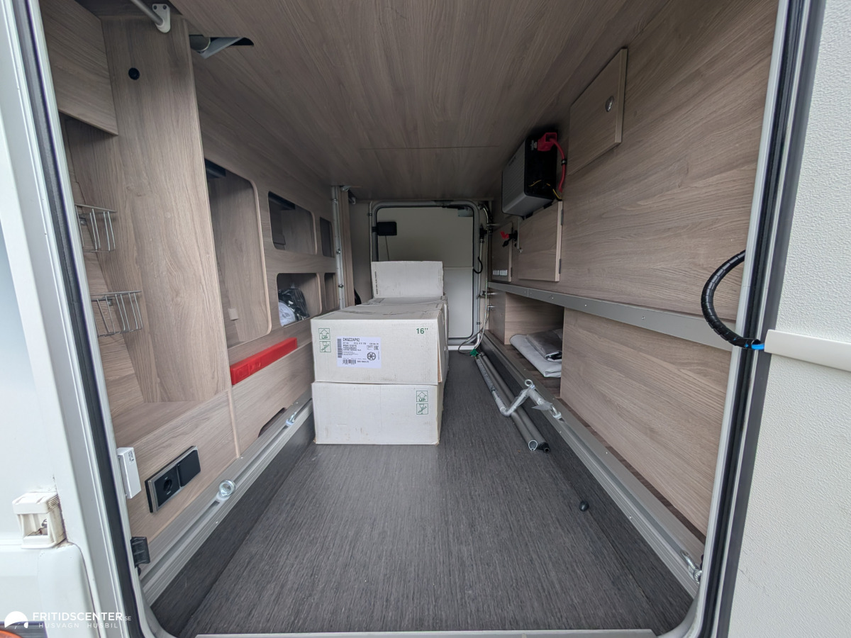 KABE TM Imperial I 910 QB *Generösa ytor / Fullutrustad / Premium bil, bild 36 av 36