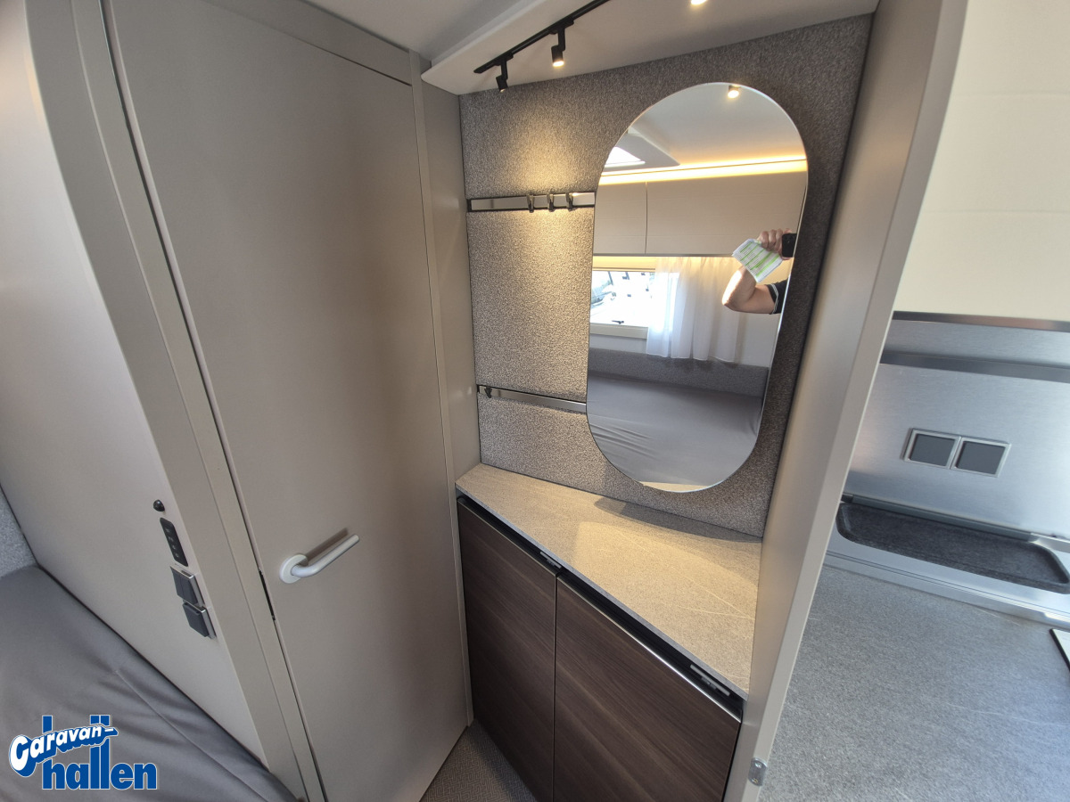 Adria Alpina 583 LP, bild 15 av 21