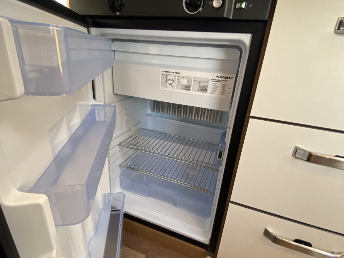 Weinsberg 390 QD Truma Ultraheat Lufttält, bild 12 av 17