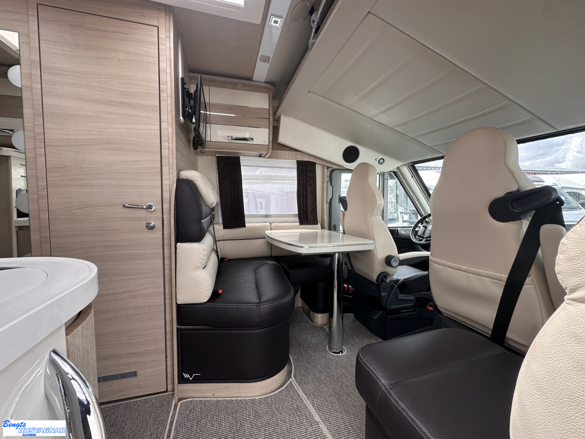 Mobilvetta K-YACHT 80 TEKNO LINE SOFFA BAK VÄLUTRUSTAD, bild 4 av 27