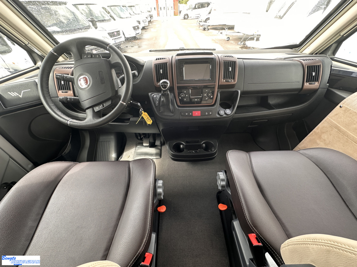 Mobilvetta K-YACHT 80 TEKNO LINE SOFFA BAK VÄLUTRUSTAD, bild 6 av 27