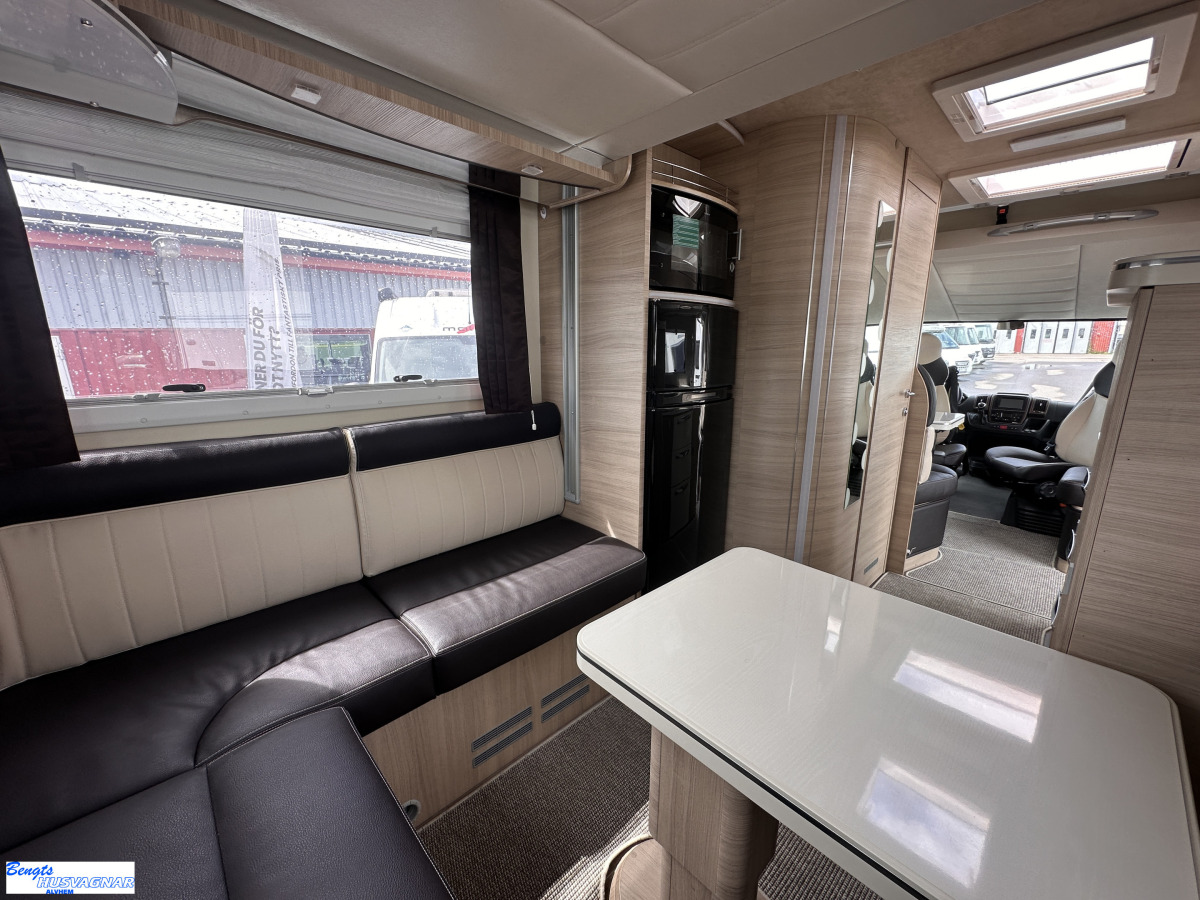 Mobilvetta K-YACHT 80 TEKNO LINE SOFFA BAK VÄLUTRUSTAD, bild 17 av 27
